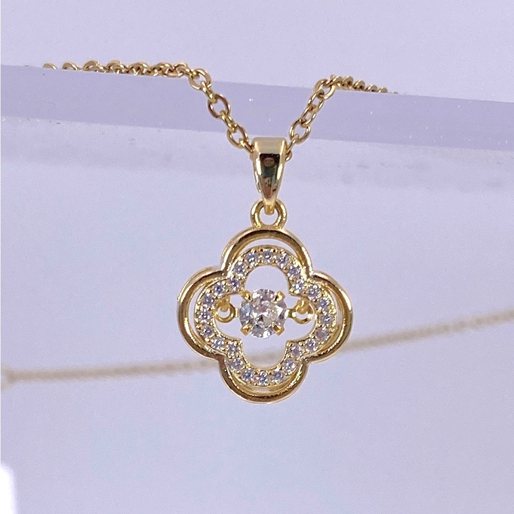NWT 16 In. Clavicle Gold Pl. Dancing Rhinestone Clover Chain-FREE Box & Shipping
